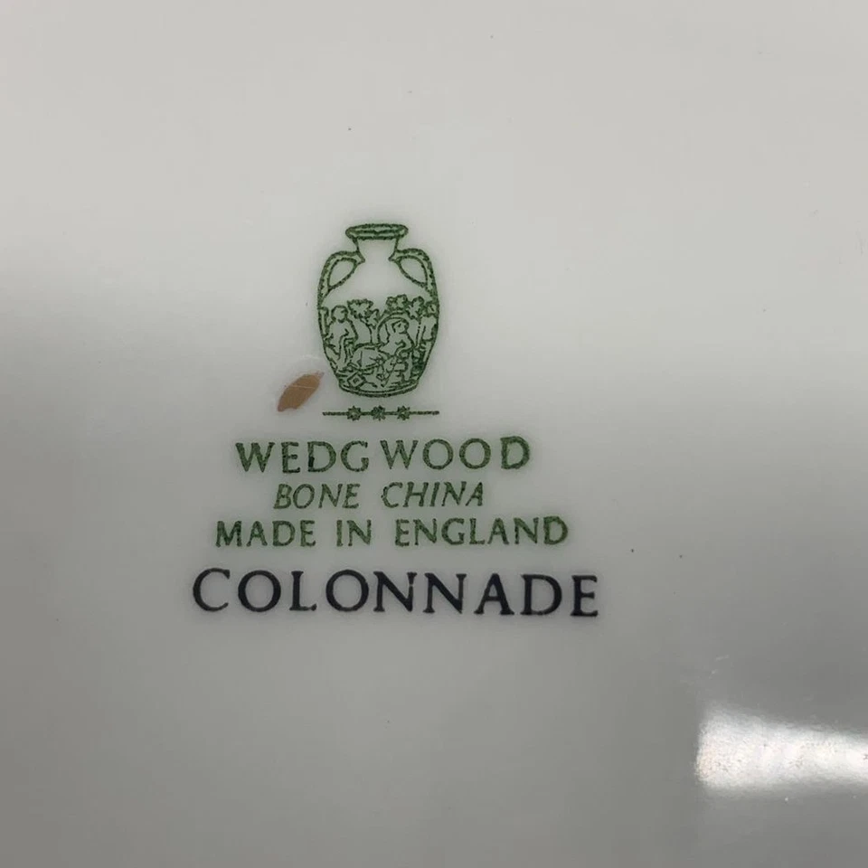 Columnata Wedgwood Negra 5 Piezas Ajuste de Lugar Líneas Geométricas/Círculos Borde Dorado Foto 3 de 3