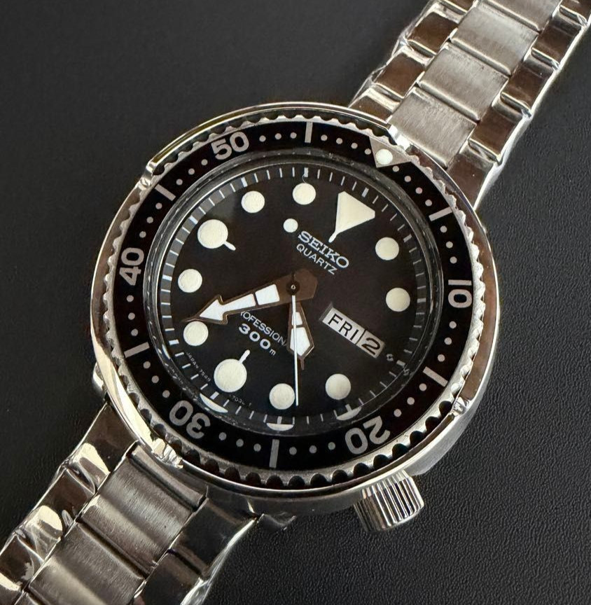 SEIKO Professional Diver Tuna 7549-7010 Day Date Quartz Men's Watch From JP