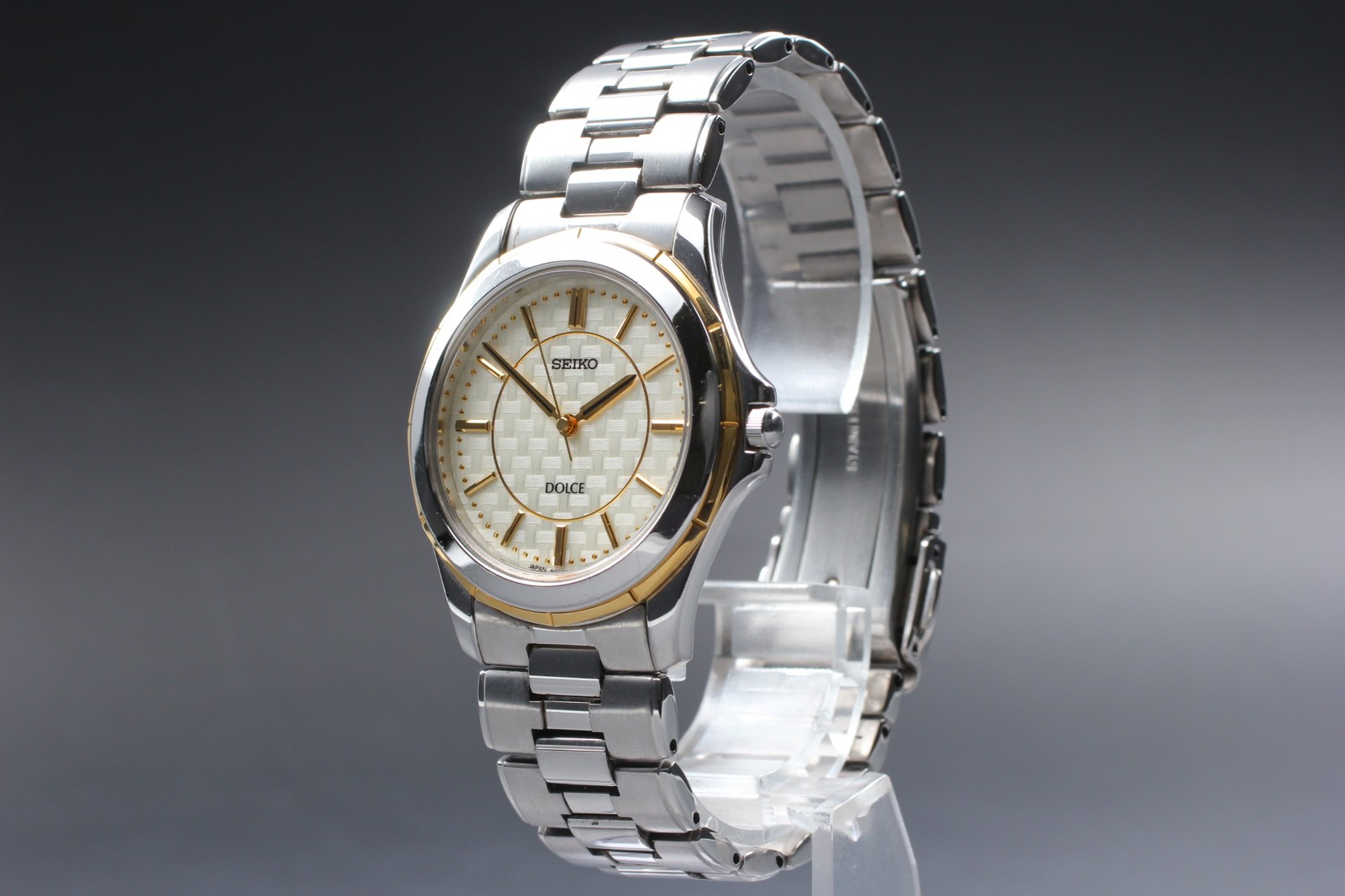 JAPAN Vintage Dolce Round Qz 8J41-CAE1 Seiko MINT] Watch HAQ Mens Two-Tone [Near - vintagewatches.pk