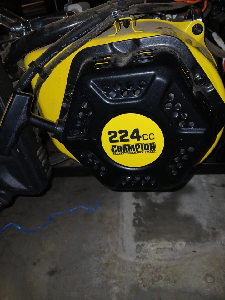 Generador de combustible/propano Champion 5300/4250 Duel - solo usado una vez. Funciona perfecto Foto 3 de 4