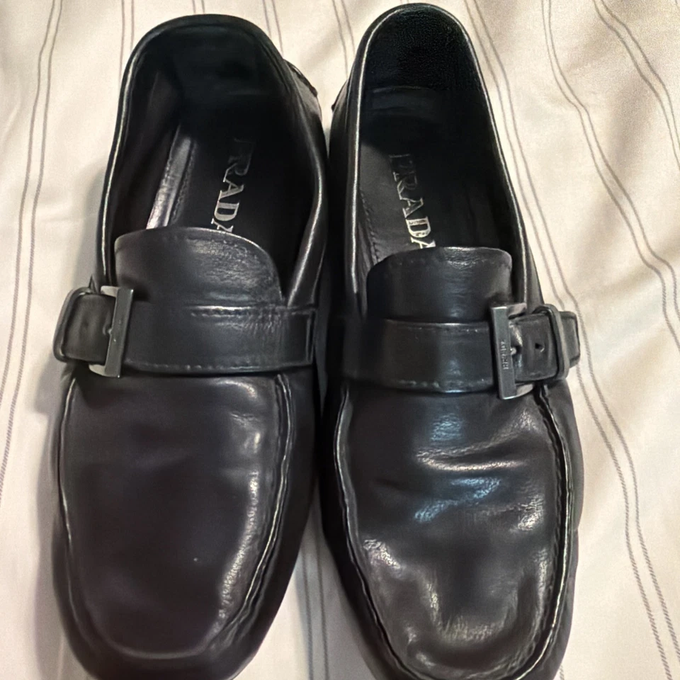 Mocasín Prada con hebilla para hombre 5 mocasines de conducción Foto 4 de 4