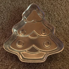 Vintage Christmas Tree Cake Pan 9" x 9"