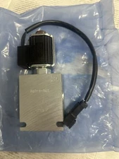 Parker DSH104B 4 Way 2 Position Spool Type Solenoid Valve With 24v Coil And Body