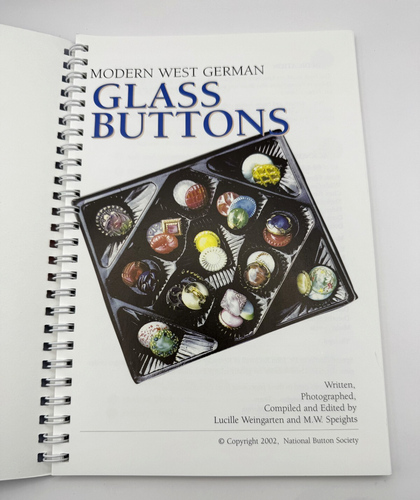 Modern West German Glass Buttons By Lucille Weingarten & M.W. Speights 2002 Book - Picture 4 of 6