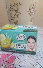 Naturals Fem Hydrating Fruit Bleach with Vitamin E Glowing Skin Fairness 40g