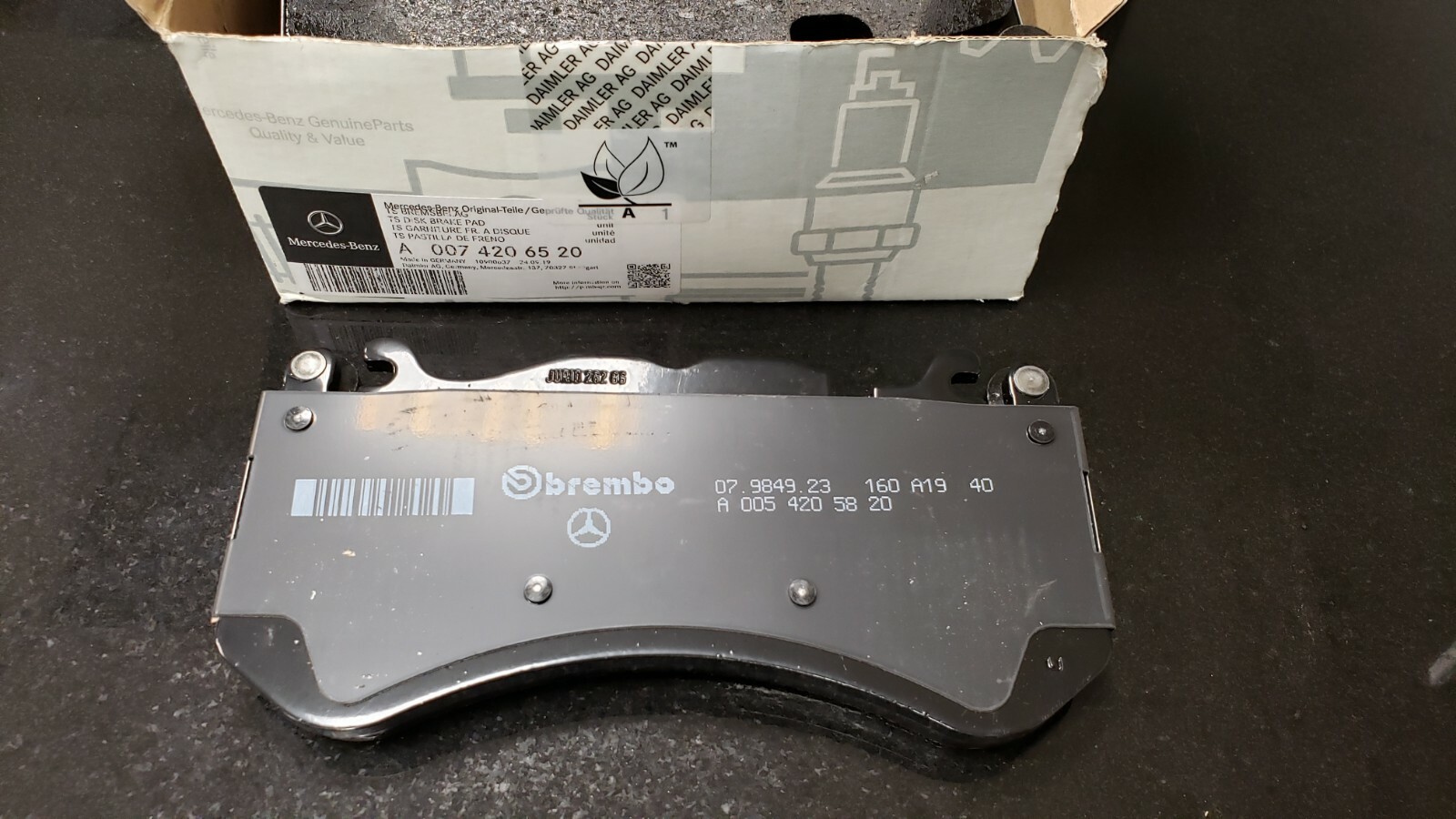 FRONT Genuine Mercedes-Benz AMG Ts Disk Brake Pad A0074206520 OEM  