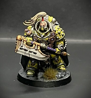 JoyToy Space Marines - Imperial Fists - Legion Praetor With Power Sword 118 Warhammer The Horus Heresy 6973130379138