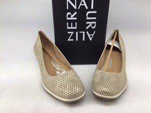 naturalizer betina 2 wedge pump