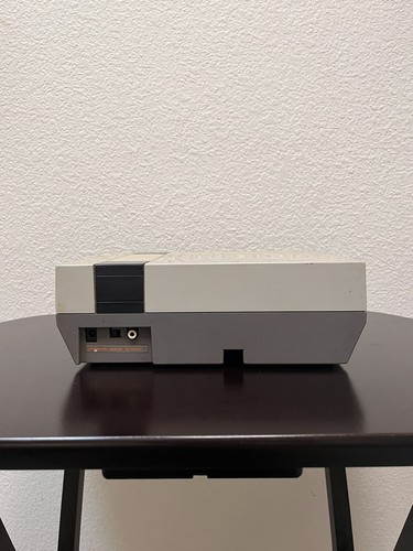 Original Nintendo NES Console Only For Parts or Repair READ DESC - Picture 4 of 6