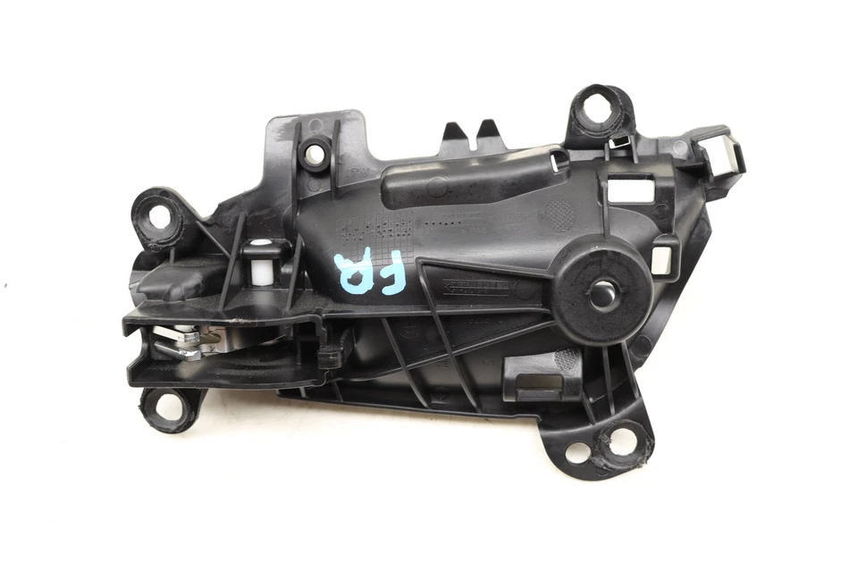 2014-2016 BMW M235I — передняя правая внутренняя дверная ручка / выпуск 7240412 - Изображение 2 из 4