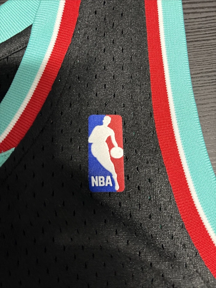 Wow X-small Mitchell & Ness Memphis Grizzlies Pau Gasol 01-02 Throwback Jersey - Image 3 of 4