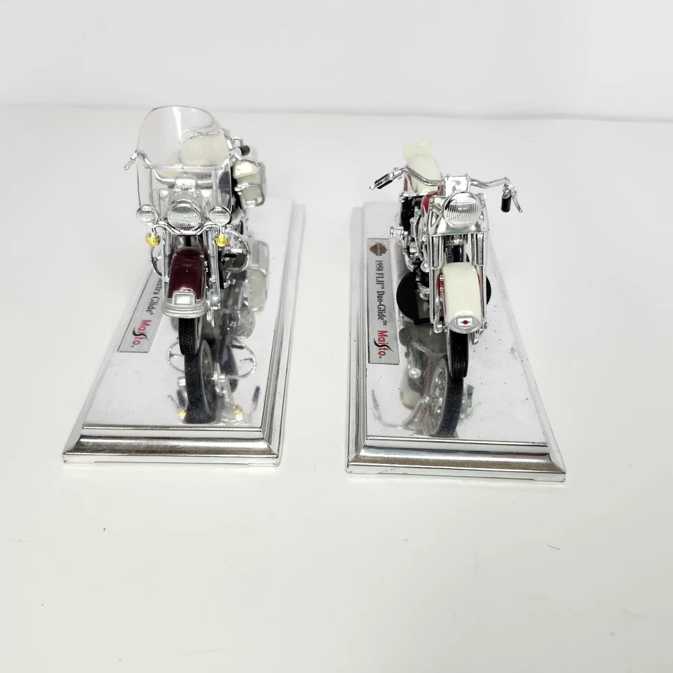 Two Maisto Harley-Davidson Motorcycles Display Model 1958 Duo- Glide 1968 Electr - Image 4 of 4