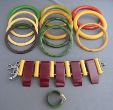 VINTAGE COLORED BAKELITE 13 PIECE BANGLE TENNIS BRACELET EARRINGS MIXED LOT