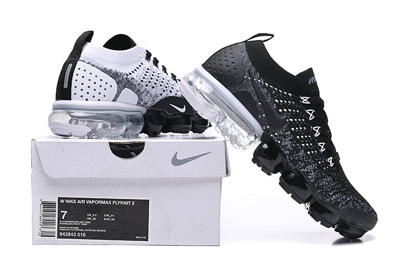 Nike Air VaporMax Flyknit 2 Men's Classic shoes in Black and