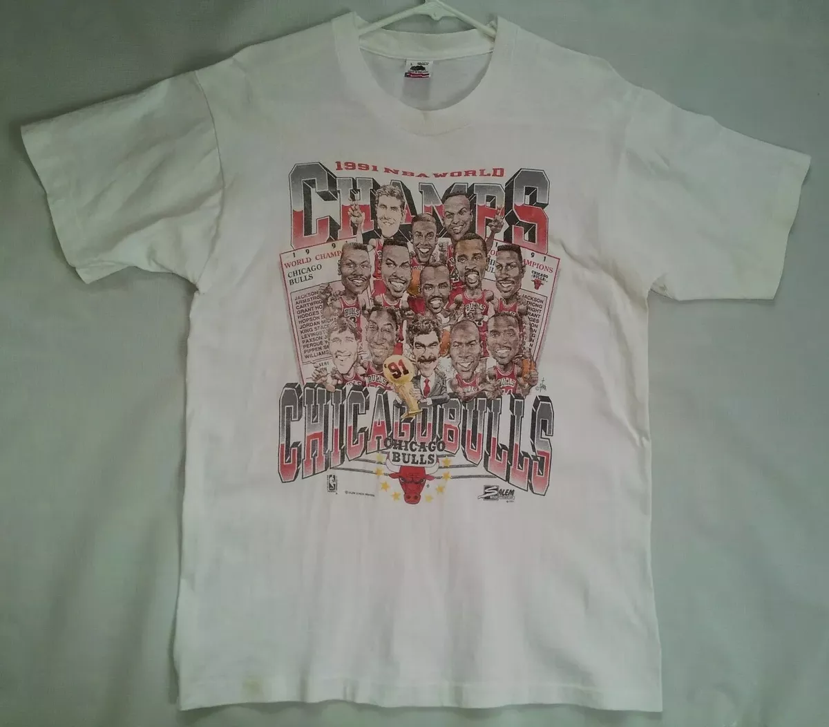 Mitchell and Ness Men's Chicago Bulls NBA 1991 Champions Graphic T-Shirt in White/White Size Medium | 100% Cotton