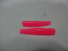 SOFT PLASTIC SMALL 1" SPLIT-TAIL GRUB BAIT FLORESCENT PINK 30 PIECE LOT USA MADE