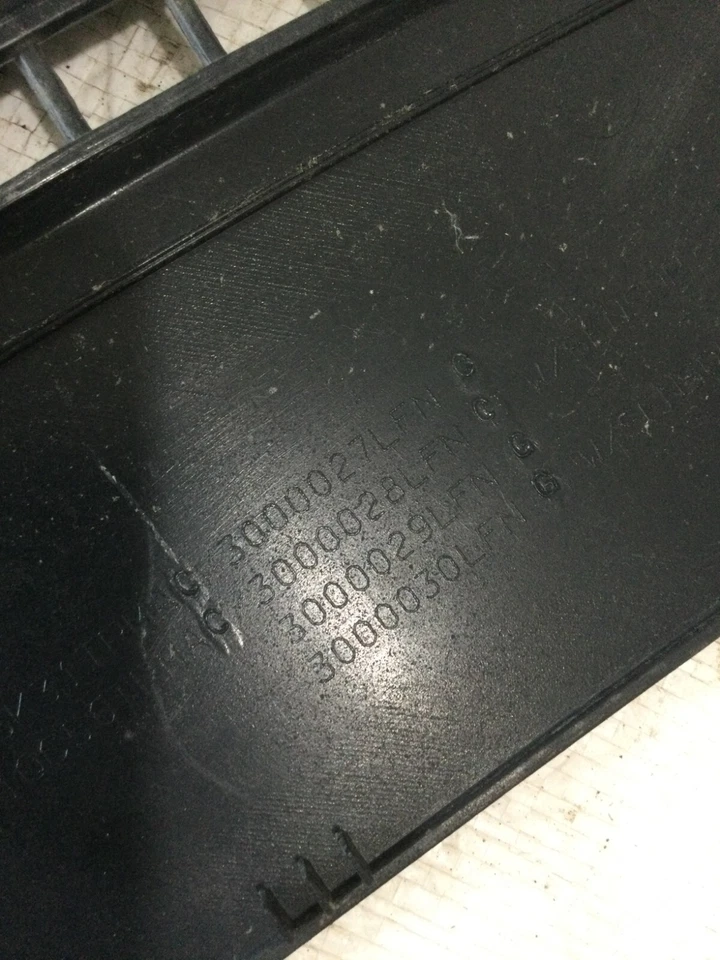 Dodge Journey 2016 capó panel de ventilación OEM Foto 4 de 4