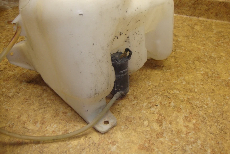 1999 Suzuki Vitara 4 cilindros 2,0 L recipiente reservatório de fluido para lavadora de para-brisa - Imagem 2 de 2