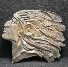 WG11161 VINTAGE 1970s NATIVE AMERICAN INDIAN W/ FULL HEADDRESS BELT BUCKLE