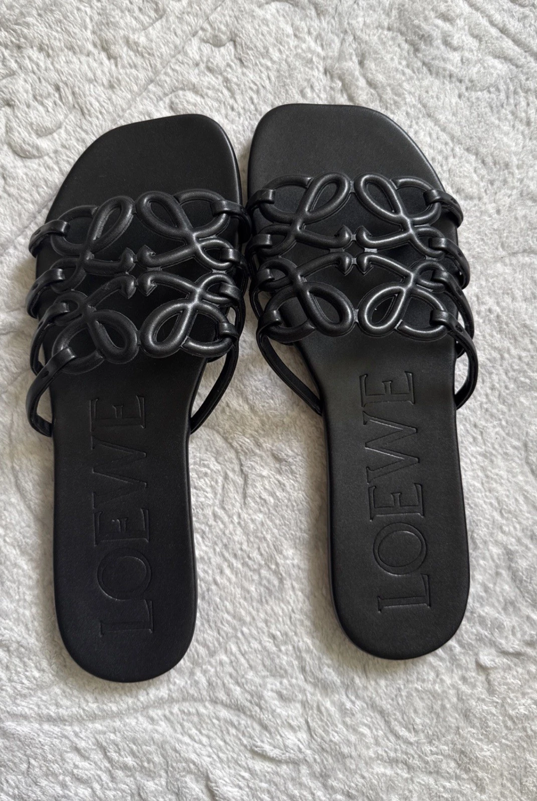 Loewe — Loewe Slides