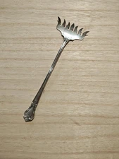 VINTAGE STERLING BACON FORK/ SERVER BY WEIDLICH in ANCESTRY PATTERN 