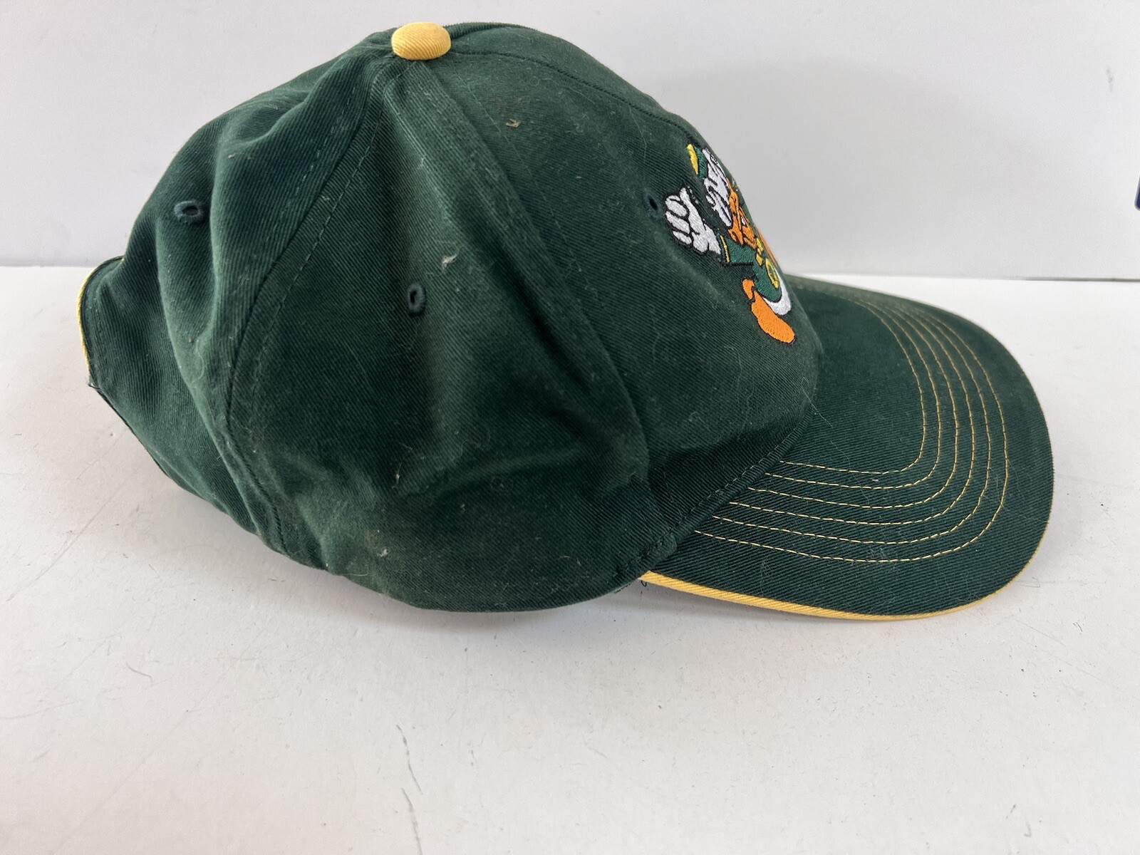 VTG 2000sDISNEY Donald Duck OREGON Baseball HAT Green… Gem
