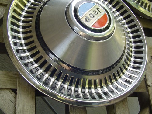 76 81 WILLYS JEEP JEEPSTER CJ SW CHEROKEE WAGONEER HUBCAP WHEEL COVER J10 CENTER - Picture 8 of 15