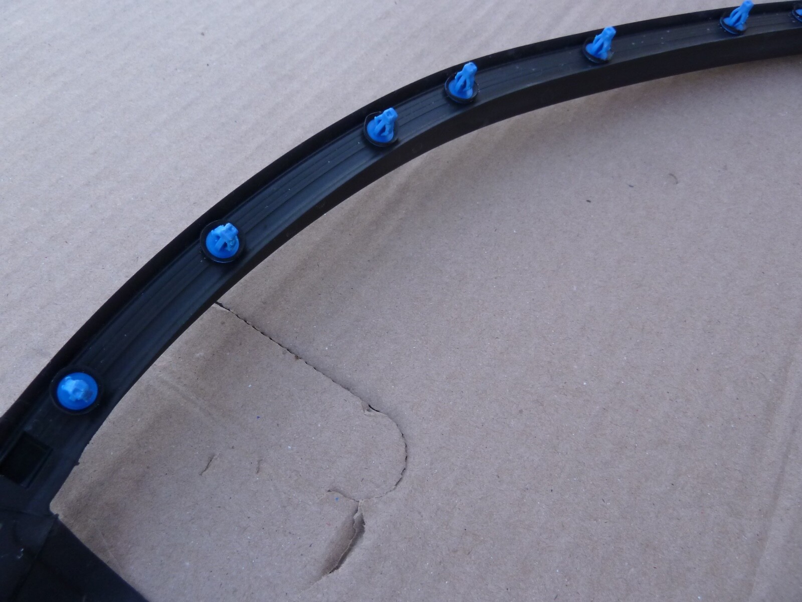 LAMBORGHINI HURACAN PASSENGERS DOOR RIGHT WEATHERSTRIP SEAL INNER GLASS SCRAPER