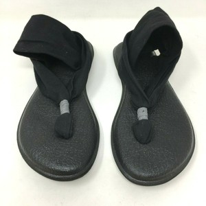 black yoga sandals