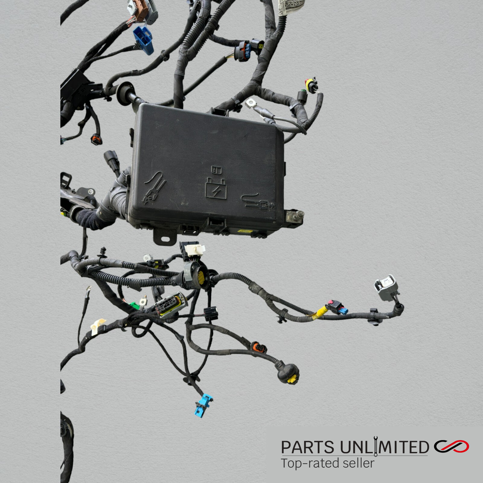 14-17 Maserati Ghibli M157 OEM under hood fuse box w/ wiring cable harness