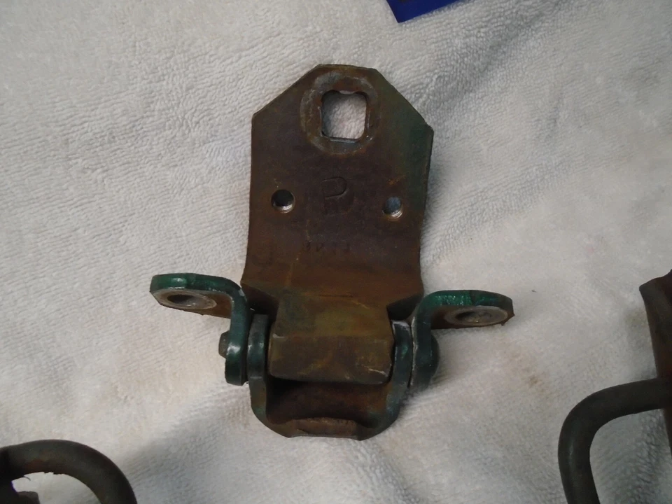1967-1974 PLYMOUTH VALIANT/ DODGE DART FRONT LEFT & RIGHT DOOR HINGES OEM - Image 3 of 4