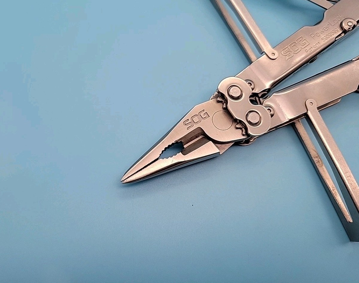 SOG PowerLock Multi-Tool - Silver - Screwdrivers, Pliers, Saw
