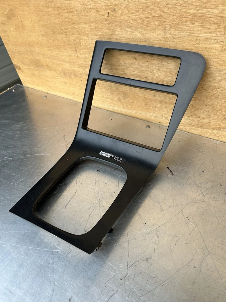 Moldura interna 89-94 Nissan 240sx câmbio rádio acabamento surround S13 - Imagem 2 de 4