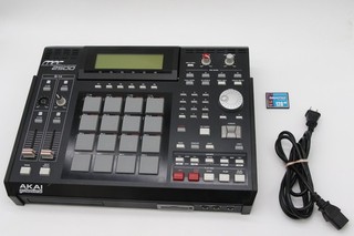 Akai Professional MPC2500 Drum Pad Controller con scheda 128 MB Nero LEGGI