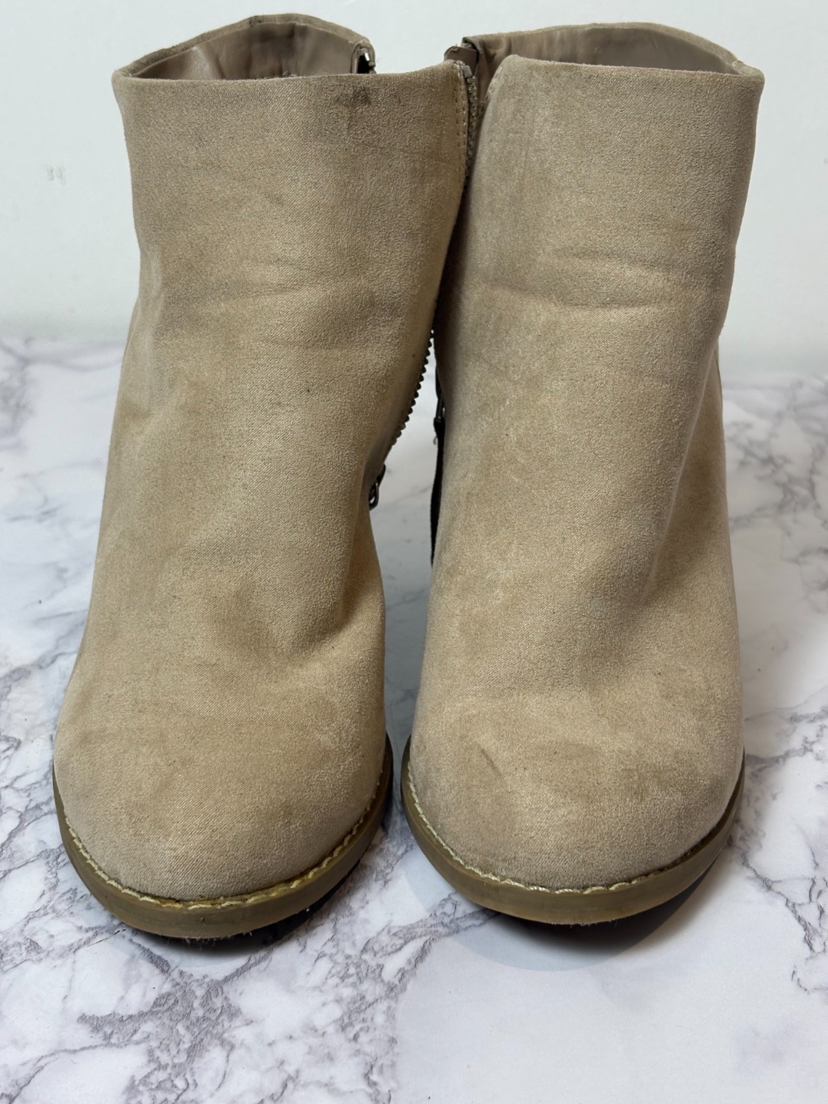 DV Dolce Vita TAN Suede Side Zip Ankle Boots Booties Size 8