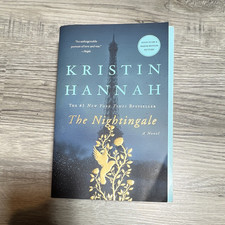 Kristin Hannah The Nightingale Paperback Novel, St. Martin's Griffin