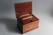 Scatola musicale Distributore di sigarette intarsio legno (69281)