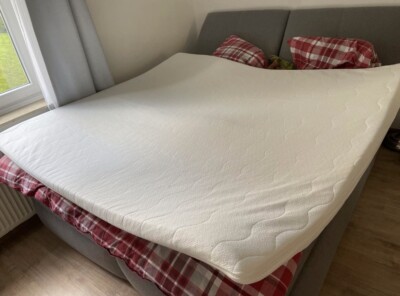 bett topper 200x200