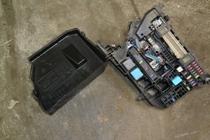 2009 2013 TOYOTA COROLLA ENGINE BAY FUSE BOX | eBay