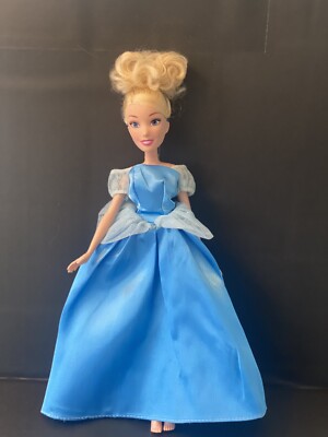 Disney Prinzessin Cinderella. Modell 5763315. Baujahr 2015