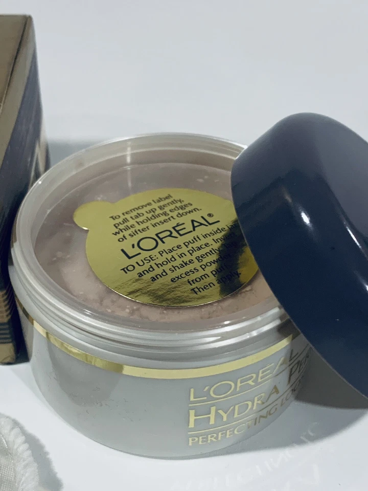 L’oreal hydra perfecte Perfecting loose powder Light .5Oz - Image 2 of 4