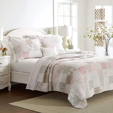 Laura Ashley Celina 3p Queen Quilt Set Reversible Sage Pink Patchwork Floral NEW
