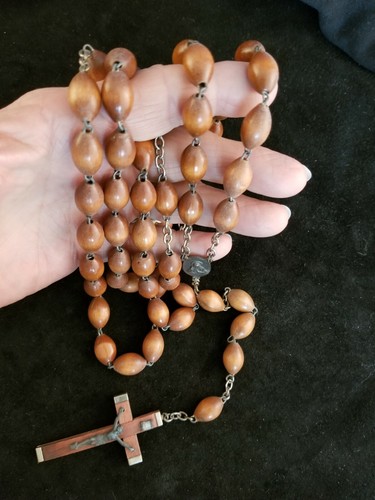 Rosary of Olive Wood From Italy (1348) - Picture 4 of 7
