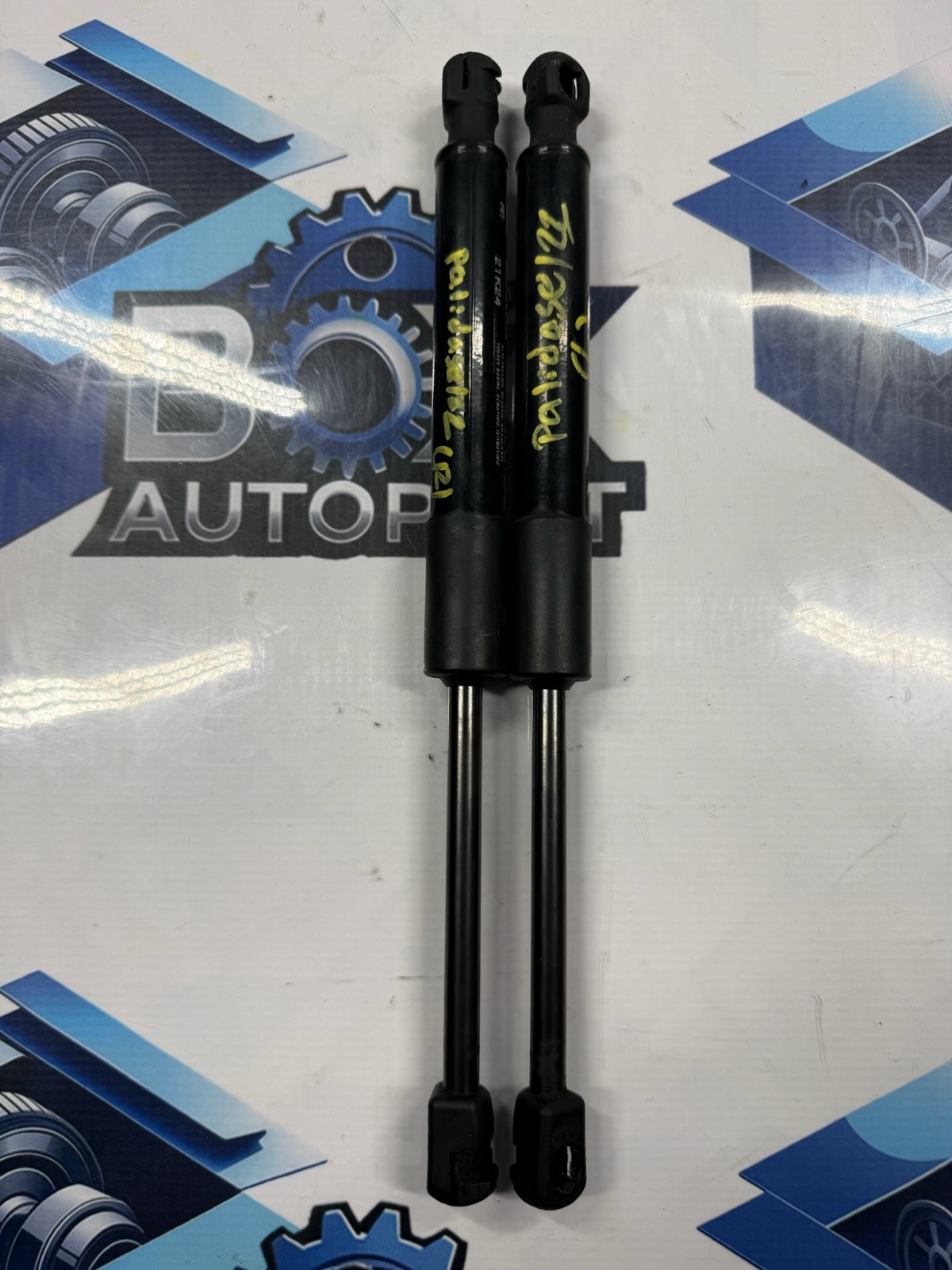 2020-2025 HYUNDAI PALISADE LEFT & RIGHT HOOD CYLINDER STRUT SET 81161S8000 OEM