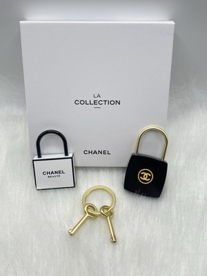 CHANEL BEAUTE La Collection 2-Pc Pad lock Key Set Novelty GWP Black White SEALED