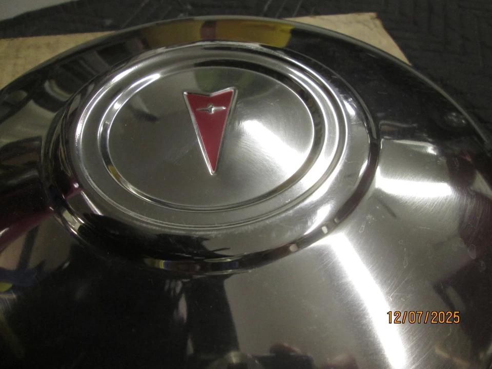 Cubierta de rueda tapacubos Pontiac GM NOS 488630 1972 1973 1974 GTO Firebird OEM Foto 2 de 4