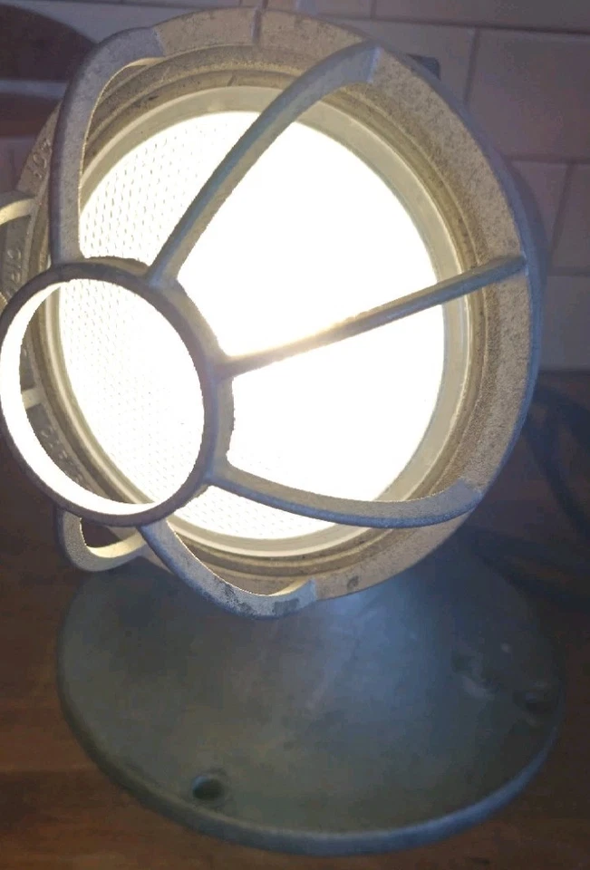 Винтажный промышленный прожектор прожектор для пожарной машины NATALE Circle D полицейский - Изображение 2 из 4