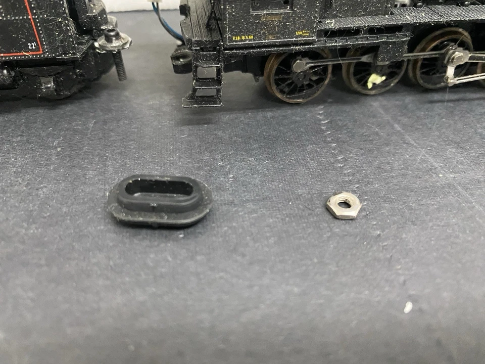 Roco HO Scale ERSTFWELD 2-10-0 Swissn Steam Locomotive with tender READ P.316 - Image 4 of 4