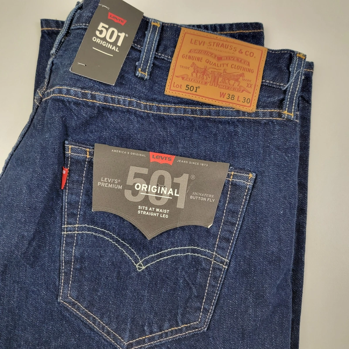 Levis Premium 501 Mens 32x30 Dark Blue Denim Original Straight Leg Button Fly