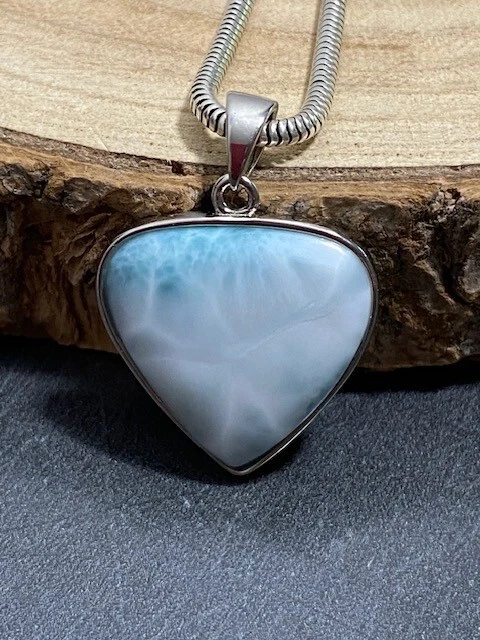 Wunderschöner Anhänger Larimar Trillion/Dreieck, Silber (925) platiniert - Bild 1 von 6